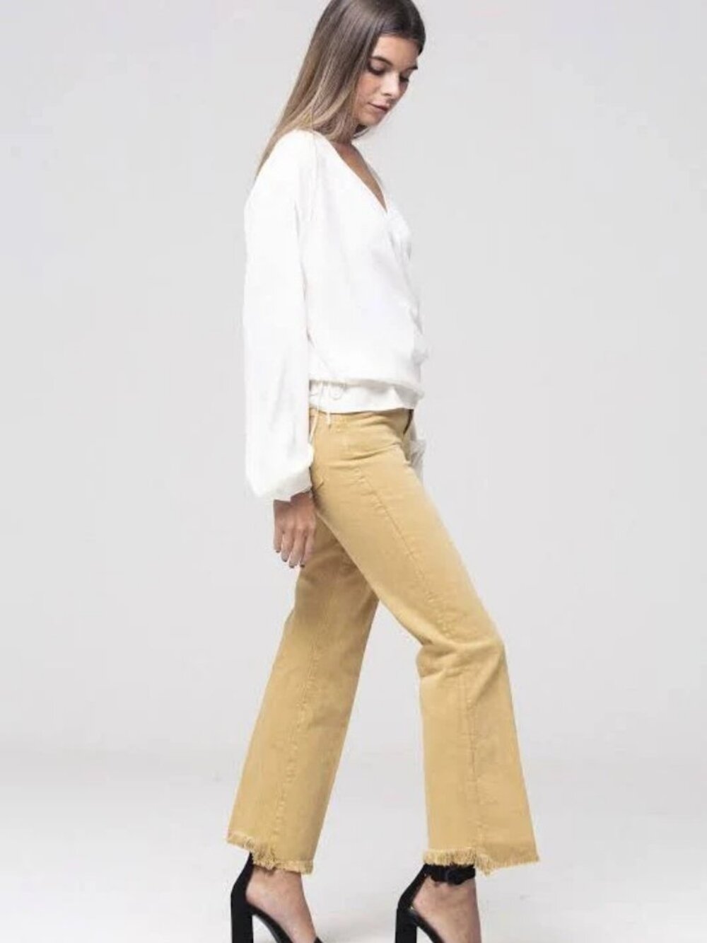 J Brand Julia High Rise Fringe Hem Crop Flare Jeans in Litho Gold Size 28